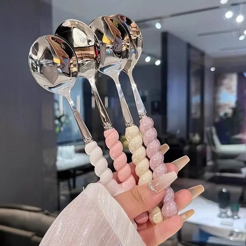 Luxa-Cuillère design à manche perlé en acier inoxydable finition dorée