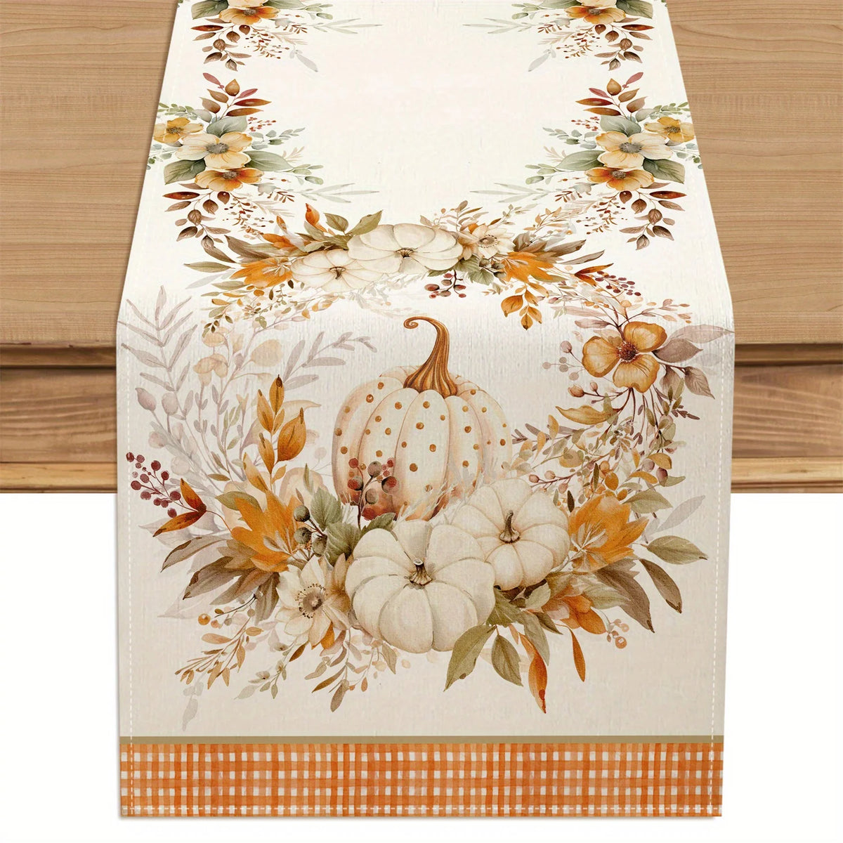 Chemin de table automnal – Citrouilles et fleurs
