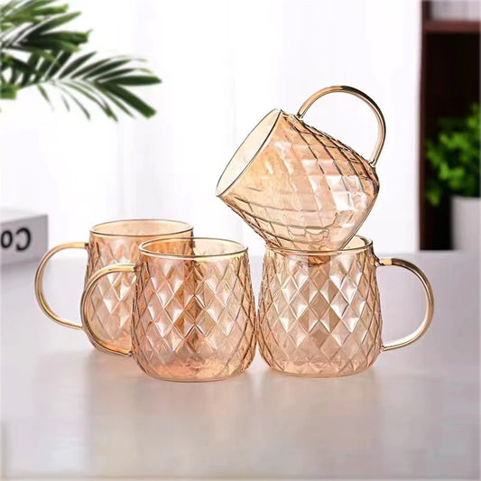 Camillia-Verres , tasse et carafes pour une table chic et conviviale