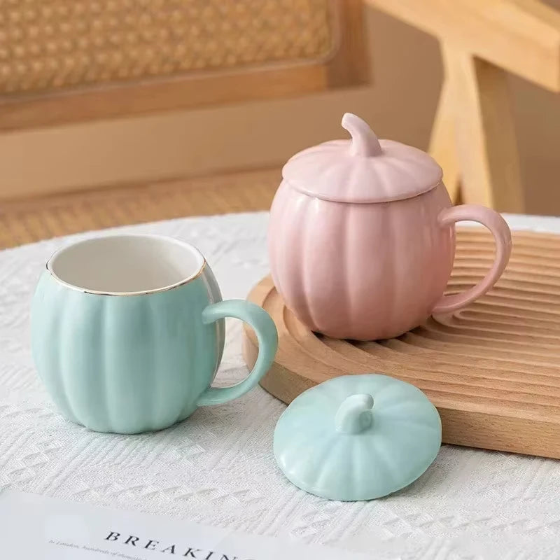 Tasse à café en porcelaine avec couvercle – Style classique